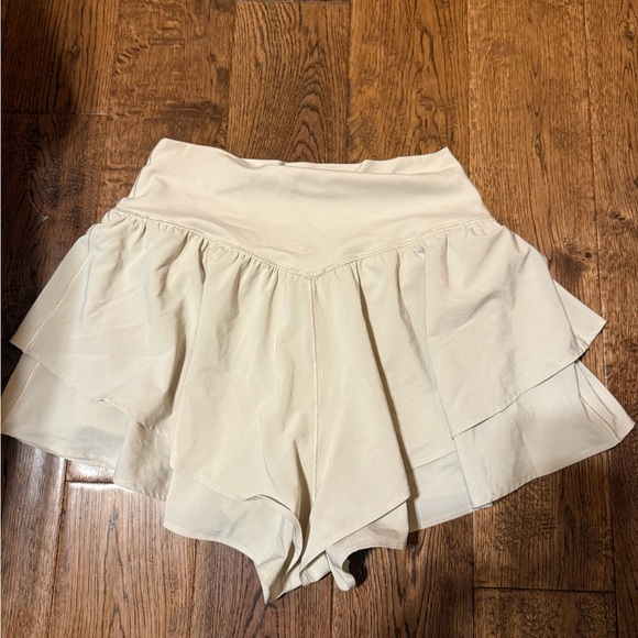 Offline Pants - OFFLINE by Aerie Real Me Crossover Shorts Cream